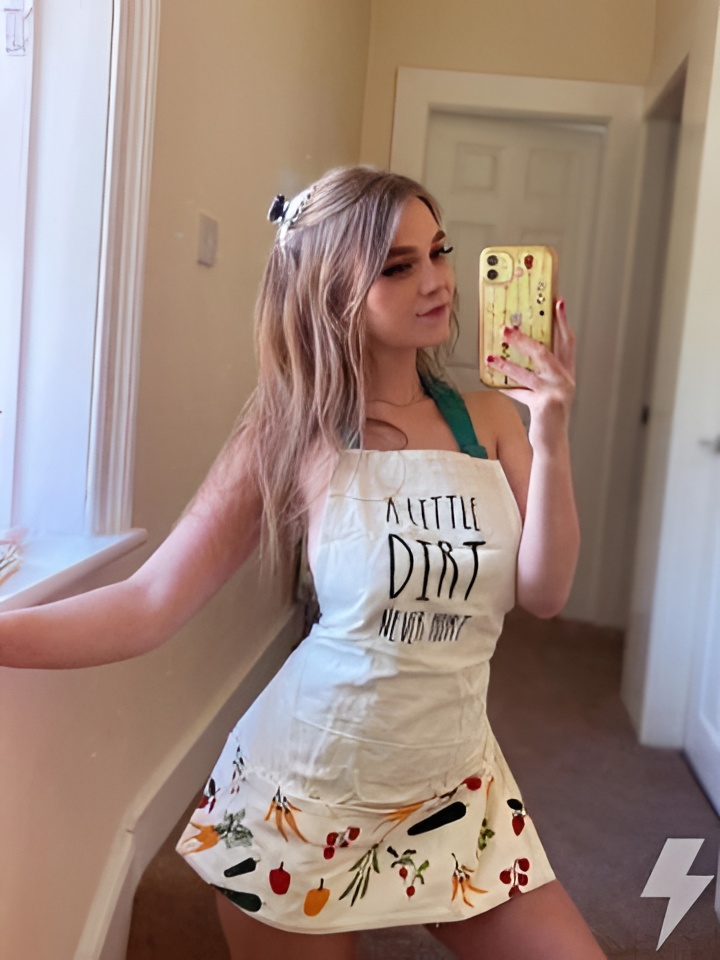 Элеонора привлекальеная девушка из Пангоды цена от 10000 руб