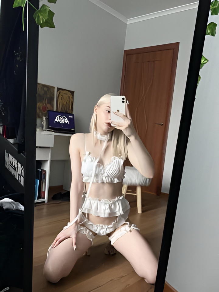 Мальвина привлекальеная девушка из Пангоды цена от 10000 руб