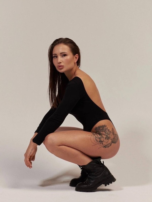 Алиса привлекательная девушка из Пангоды цена от 3000 руб